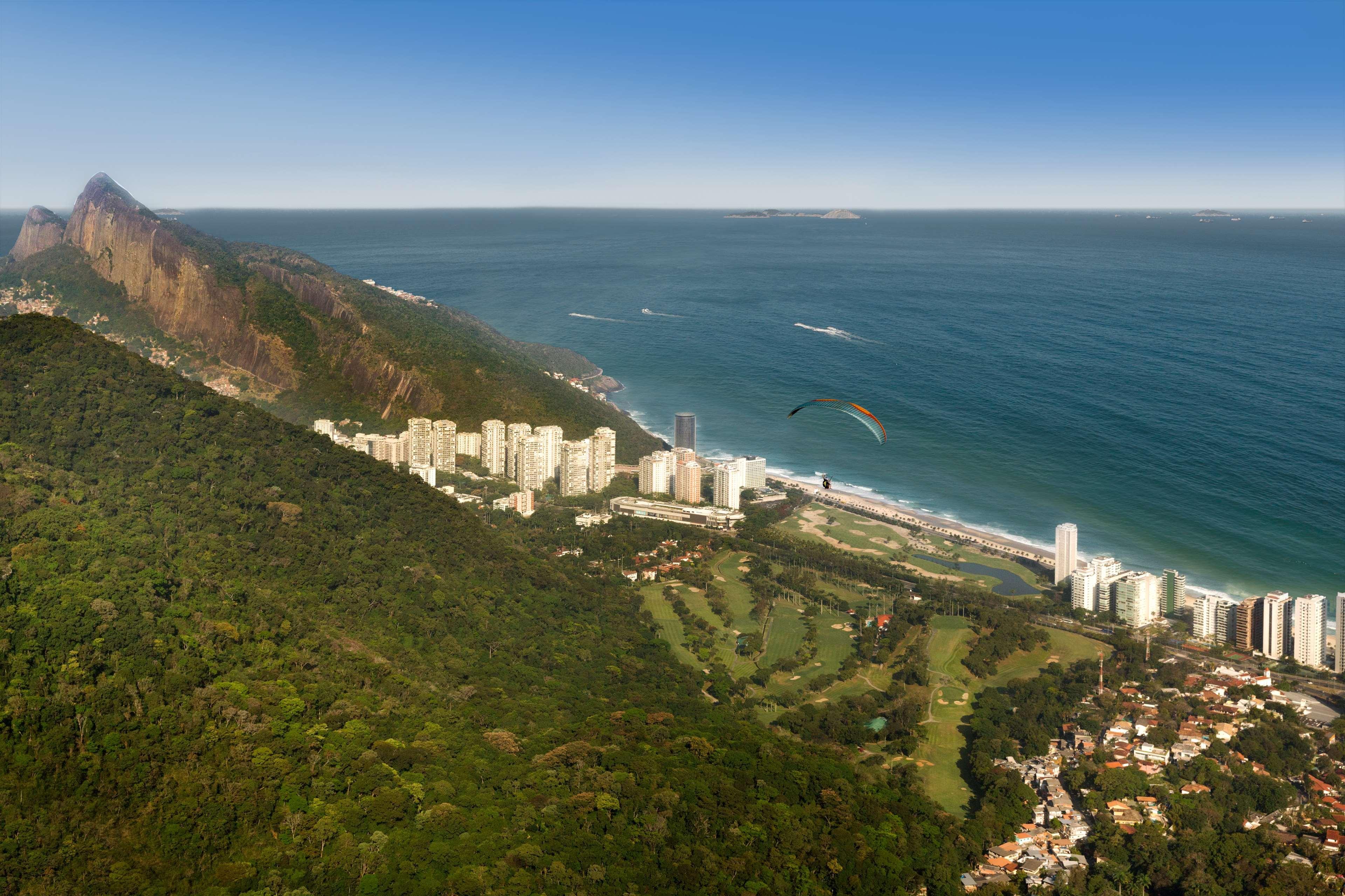 Hilton Copacabana Rio De Janeiro Exteriér fotografie Aerial view of the resort