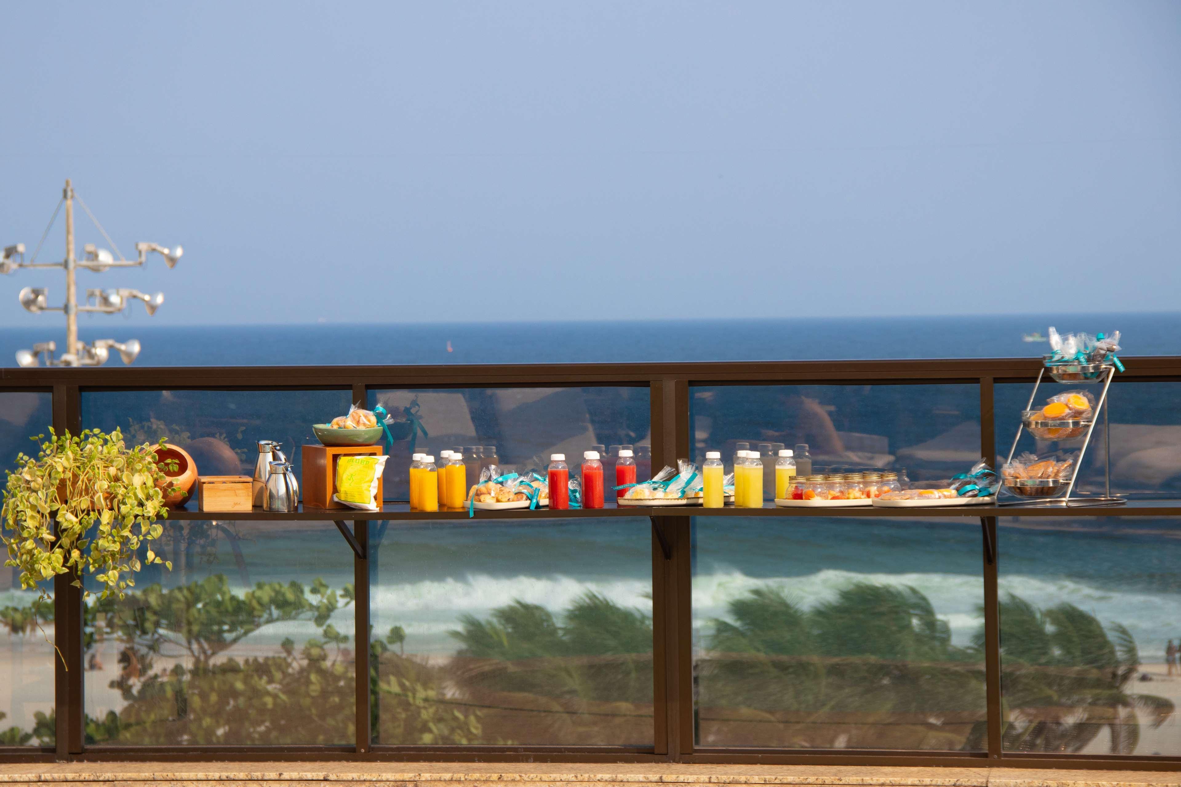 Hilton Copacabana Rio De Janeiro Exteriér fotografie A view of the sea from the hotel